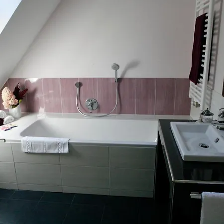 Guest house Haus Keppelborg: Zi Antonia Mit Kirchplatzblick Heek